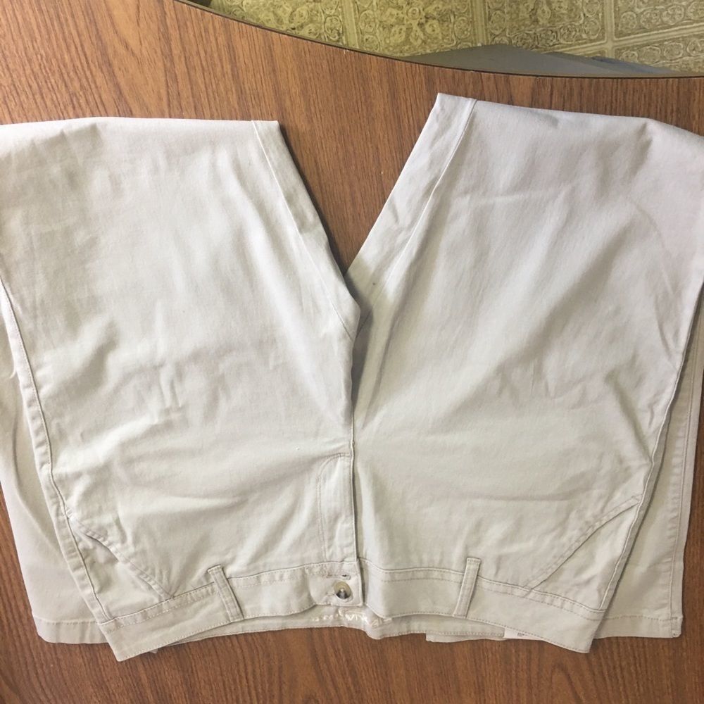 NWT tan boot cut pants size 19 slim fit.